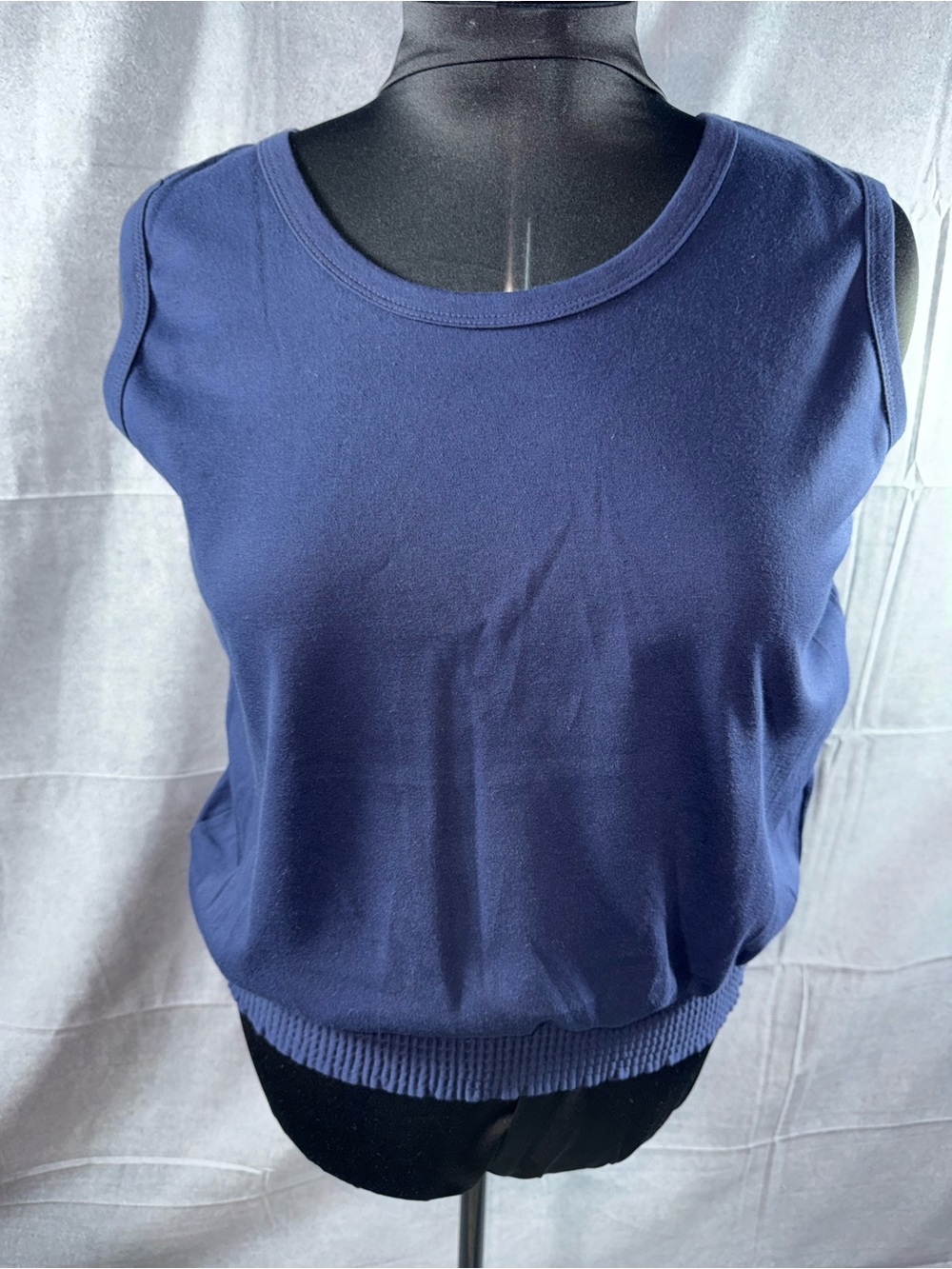 2806-Vicki Wayne Women's Navy Sleeveless Tank Top - Scoop Neck